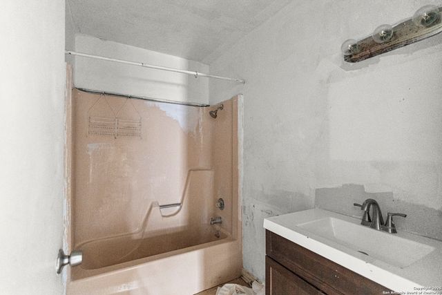 7507 Sweet Valley, San Antonio, TX 78242