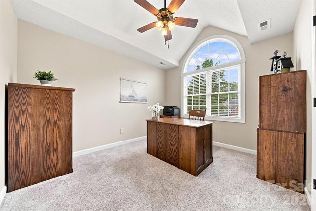 6011 Dockside Drive, Hickory, NC 28601