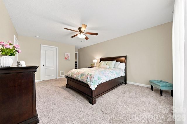 6011 Dockside Drive, Hickory, NC 28601