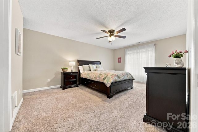 6011 Dockside Drive, Hickory, NC 28601