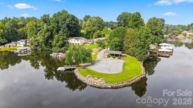 6011 Dockside Drive, Hickory, NC 28601