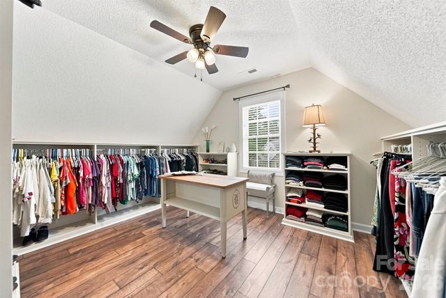 6011 Dockside Drive, Hickory, NC 28601