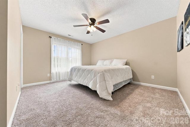 6011 Dockside Drive, Hickory, NC 28601
