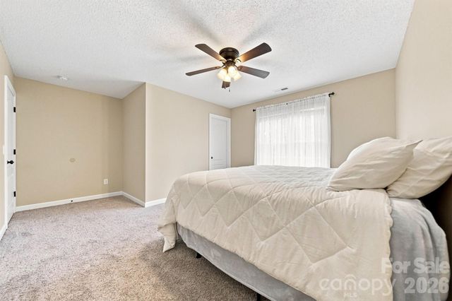 6011 Dockside Drive, Hickory, NC 28601