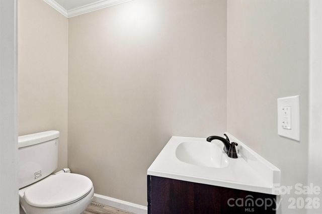 6011 Dockside Drive, Hickory, NC 28601