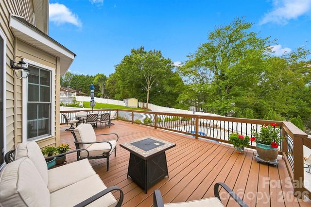 6011 Dockside Drive, Hickory, NC 28601