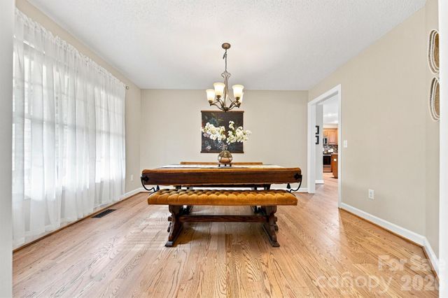 6011 Dockside Drive, Hickory, NC 28601