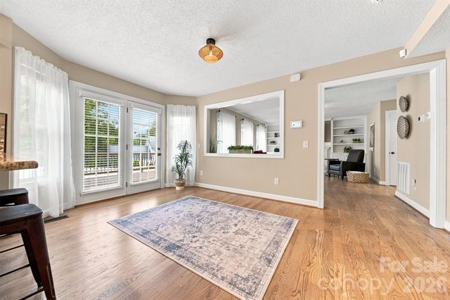 6011 Dockside Drive, Hickory, NC 28601