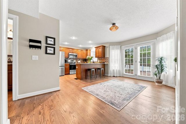 6011 Dockside Drive, Hickory, NC 28601