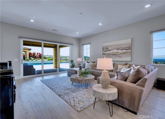 8461 Hinterland Drive, San Diego, CA 92127