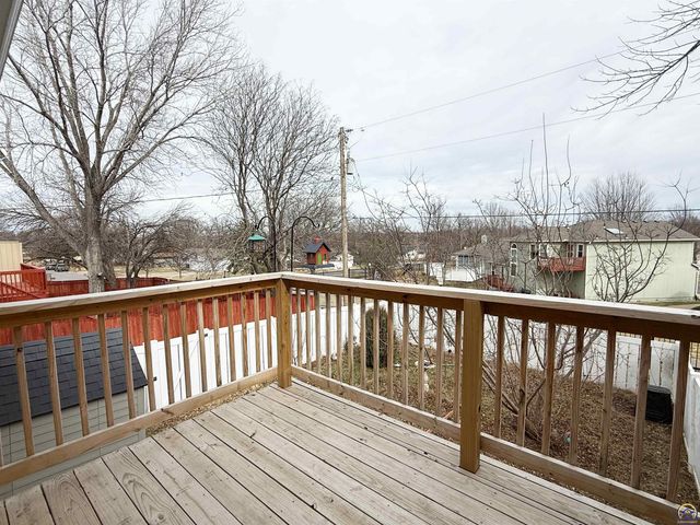 3504 SW Eveningside DR, Topeka, KS 66614