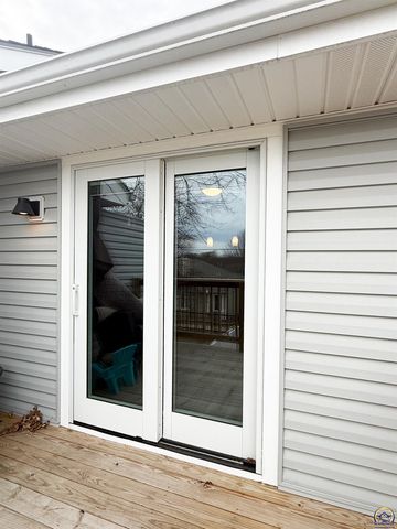 3504 SW Eveningside DR, Topeka, KS 66614