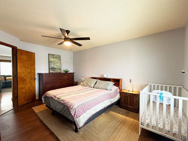 3504 SW Eveningside DR, Topeka, KS 66614