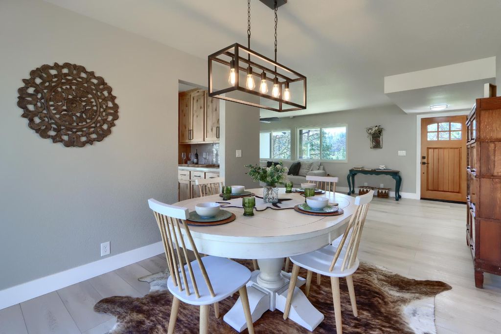 Image 14 of property listing at 5518 E Whitlock, Mariposa, CA 95338