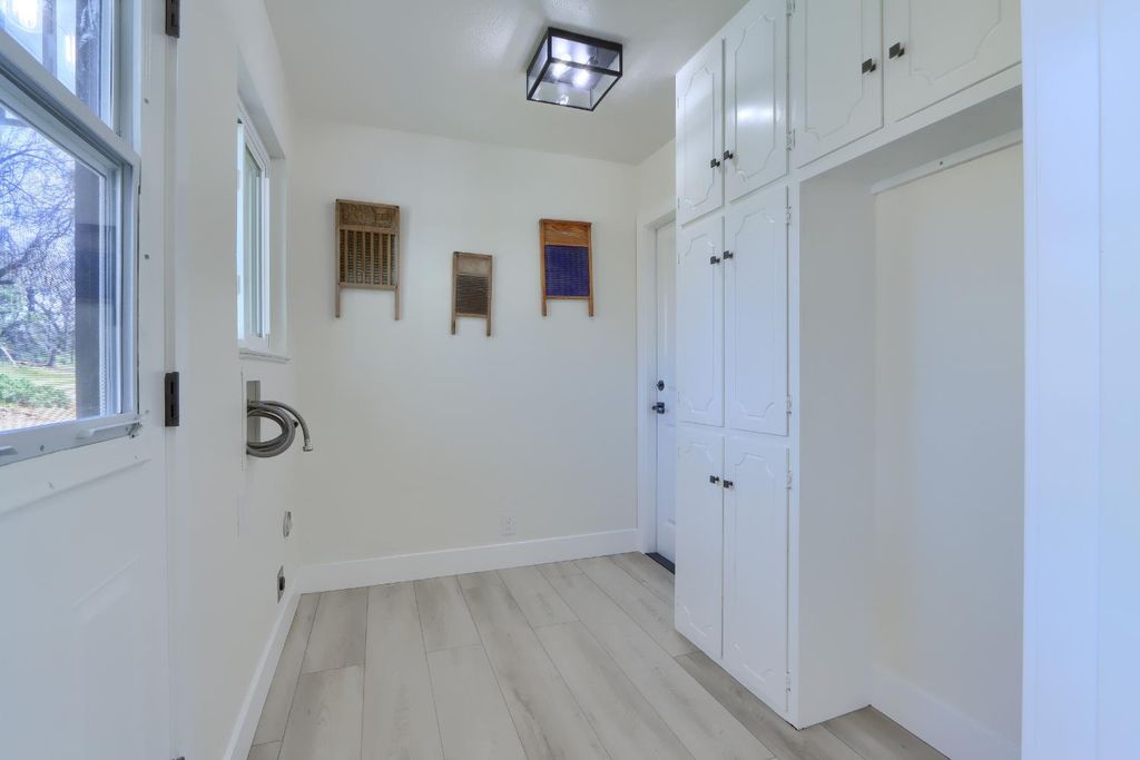 Image 21 of property listing at 5518 E Whitlock, Mariposa, CA 95338