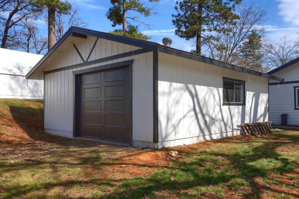 Image 35 of property listing at 5518 E Whitlock, Mariposa, CA 95338