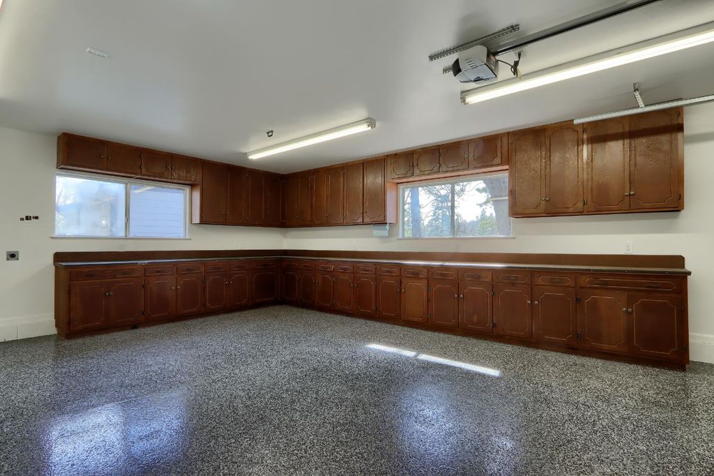 Image 38 of property listing at 5518 E Whitlock, Mariposa, CA 95338