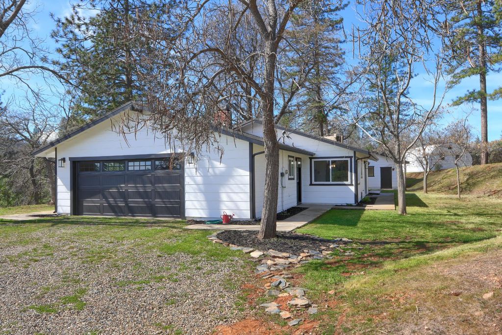 Image 42 of property listing at 5518 E Whitlock, Mariposa, CA 95338