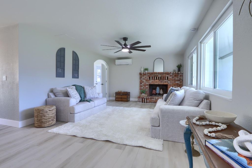 Image 9 of property listing at 5518 E Whitlock, Mariposa, CA 95338