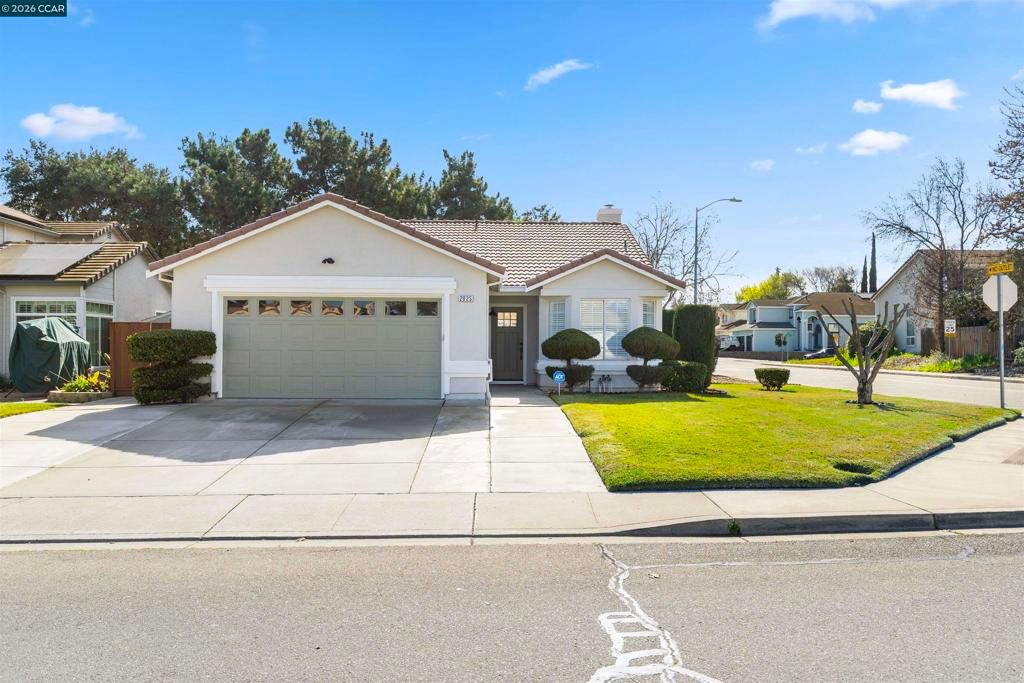 2025 Truman Ln, Oakley, CA 94561