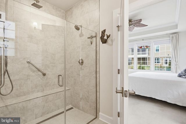 2605 BROADLEAF DR, Frederick, MD 21702