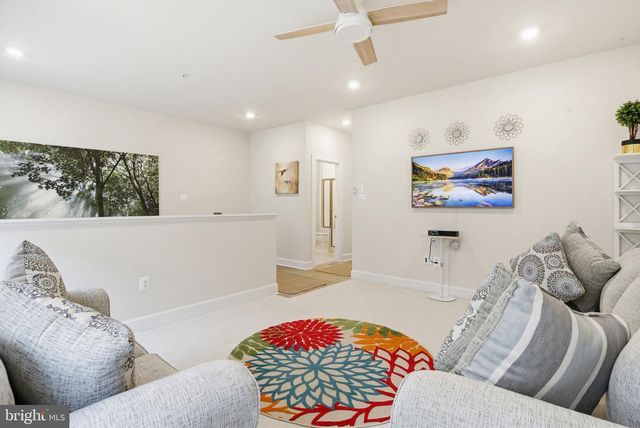 2605 BROADLEAF DR, Frederick, MD 21702