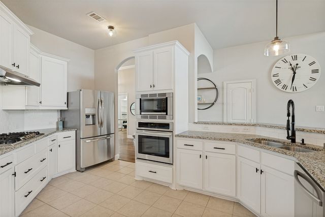 108 Fallen Oak Drive, Mckinney, TX 75071