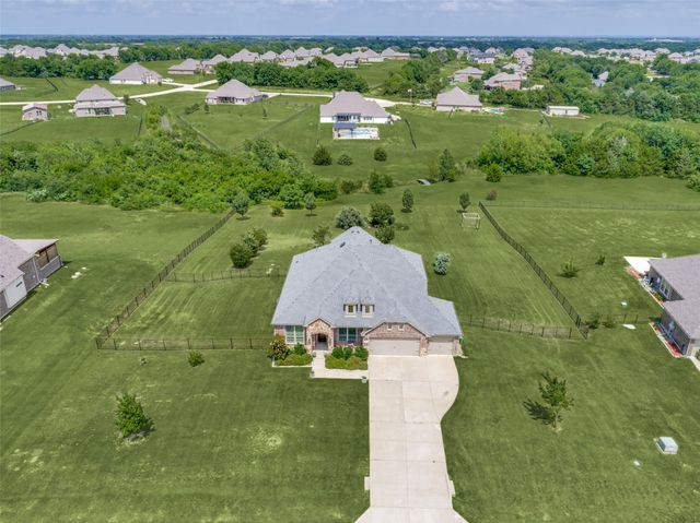 108 Fallen Oak Drive, Mckinney, TX 75071