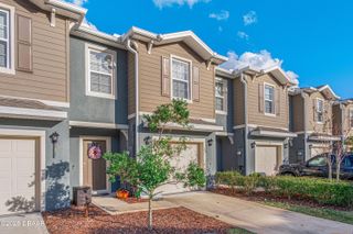 33 Bella Lago Circle, Port Orange, FL 32129