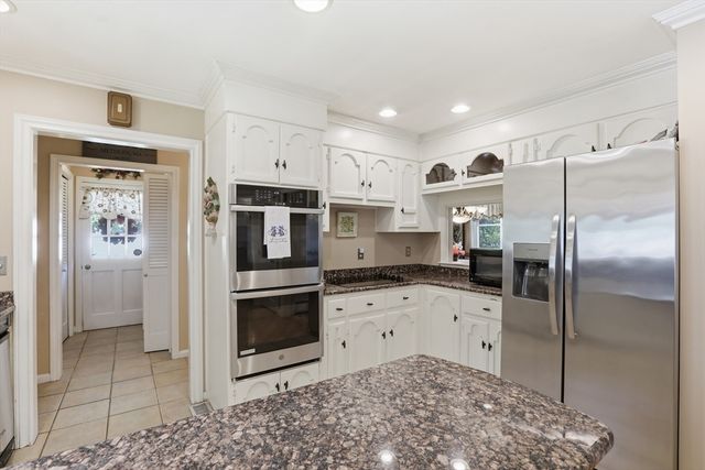 1 Alderbrook Lane, Methuen, MA 01844