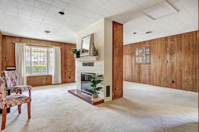 2205 Hoffman Drive NE, Albuquerque, NM 87110