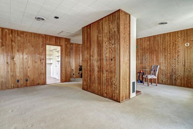 2205 Hoffman Drive NE, Albuquerque, NM 87110