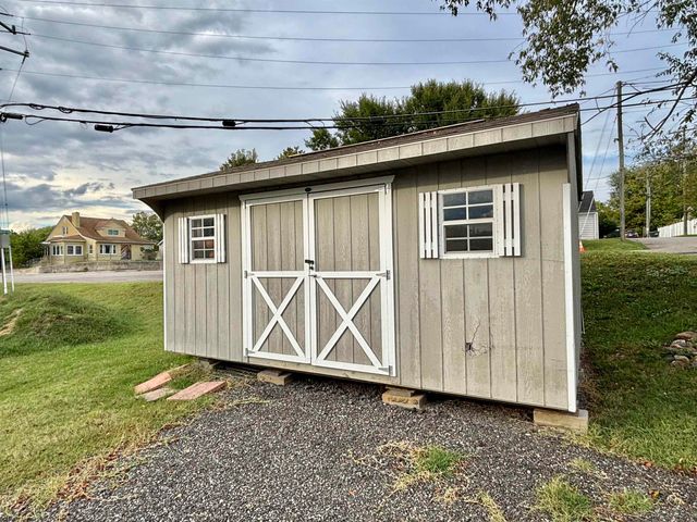 268 N DELPHINE AVE, Waynesboro, VA 22980