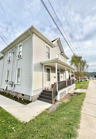 268 N DELPHINE AVE, Waynesboro, VA 22980
