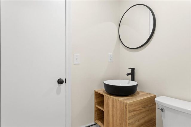 4808 W 77th Terrace, Prairie Village, KS 66208