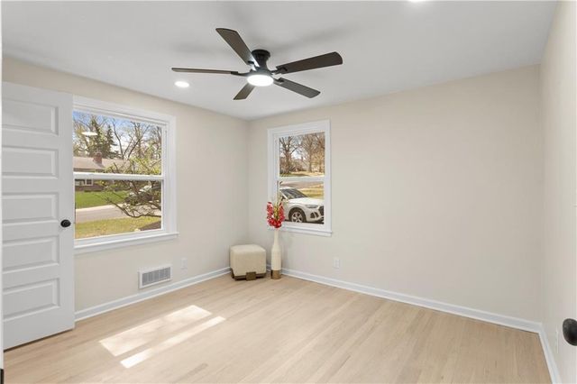 4808 W 77th Terrace, Prairie Village, KS 66208