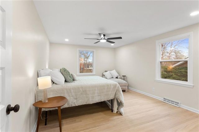 4808 W 77th Terrace, Prairie Village, KS 66208