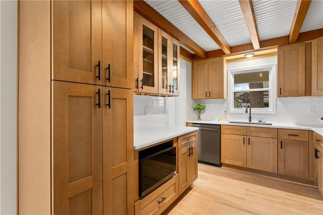 4808 W 77th Terrace, Prairie Village, KS 66208