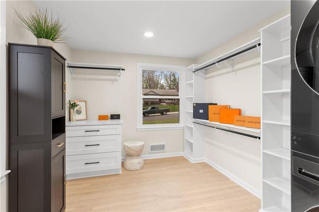 4808 W 77th Terrace, Prairie Village, KS 66208