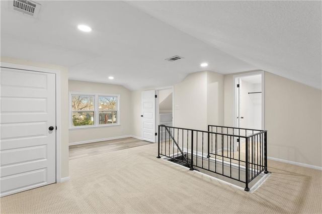 4808 W 77th Terrace, Prairie Village, KS 66208