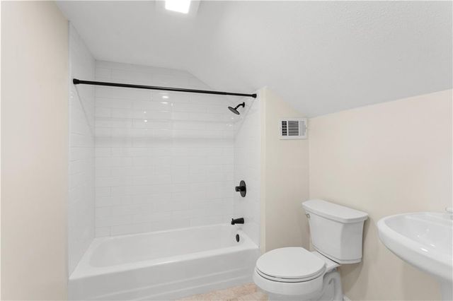 4808 W 77th Terrace, Prairie Village, KS 66208