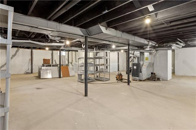 4808 W 77th Terrace, Prairie Village, KS 66208