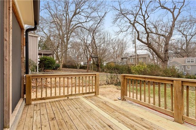 4808 W 77th Terrace, Prairie Village, KS 66208