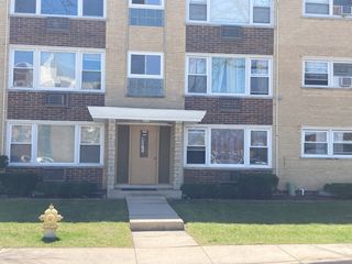 9275 Noel Avenue B3, Des Plaines, IL 60016