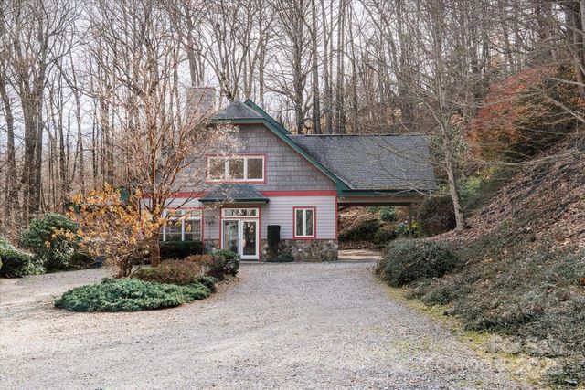 905 Old Fiddle Road, Waynesville, NC 28786