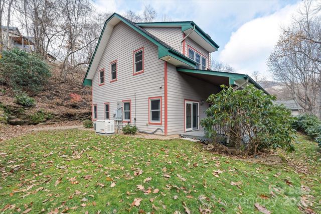 905 Old Fiddle Road, Waynesville, NC 28786