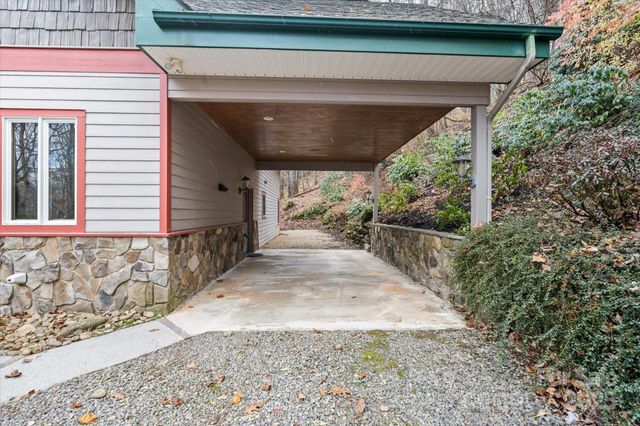 905 Old Fiddle Road, Waynesville, NC 28786