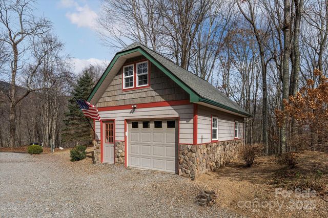 905 Old Fiddle Road, Waynesville, NC 28786