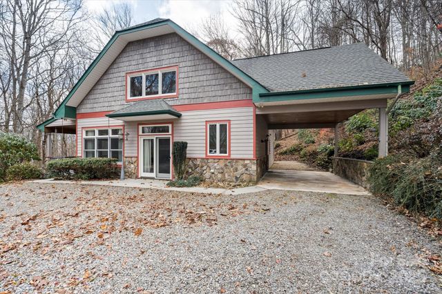905 Old Fiddle Road, Waynesville, NC 28786