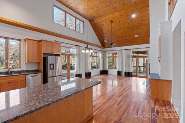 905 Old Fiddle Road, Waynesville, NC 28786